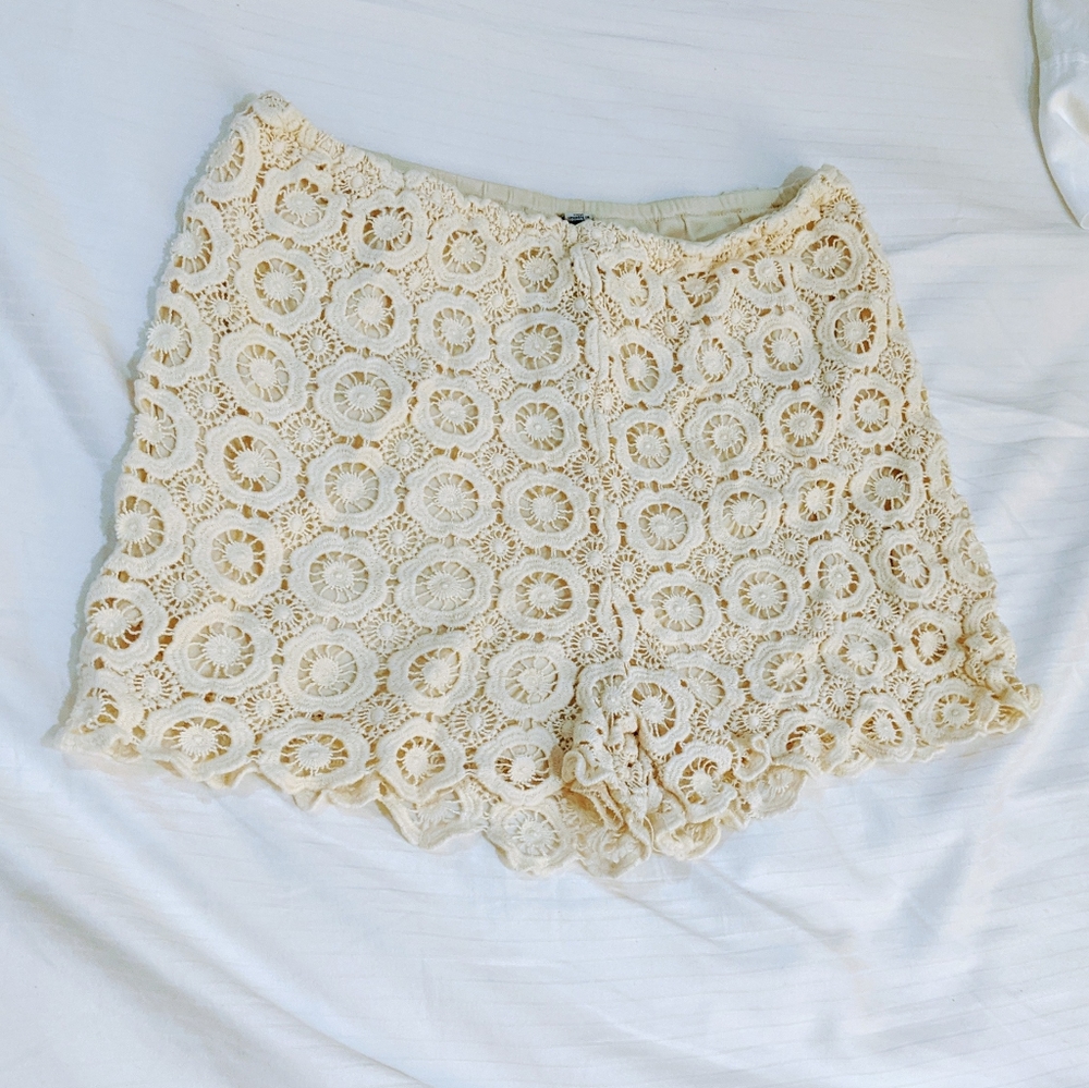 Design Lab Lace shorts - Picture 2 of 4